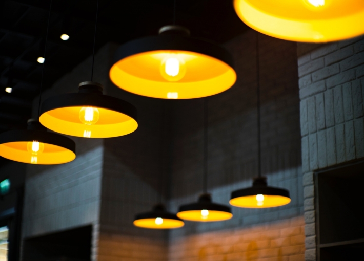 Cách bố trí hệ thống ánh sáng trong showroom