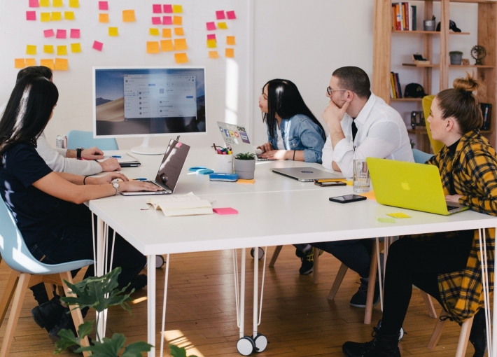 Thiết kế văn phòng công ty Marketing sáng tạo hiện đại 